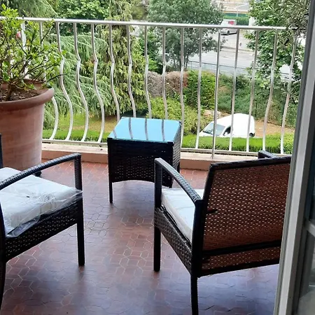 Appartement Vue Mer-hippodrome A 2 Pas De La Et De La Gare Cagnes-sur-Mer
